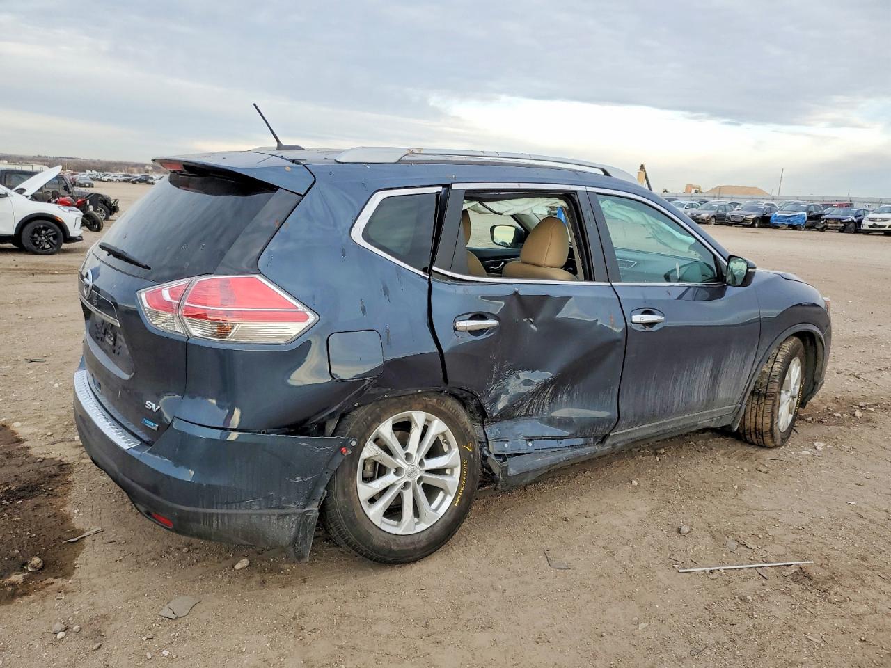 2014 NISSAN ROGUE S photo 3