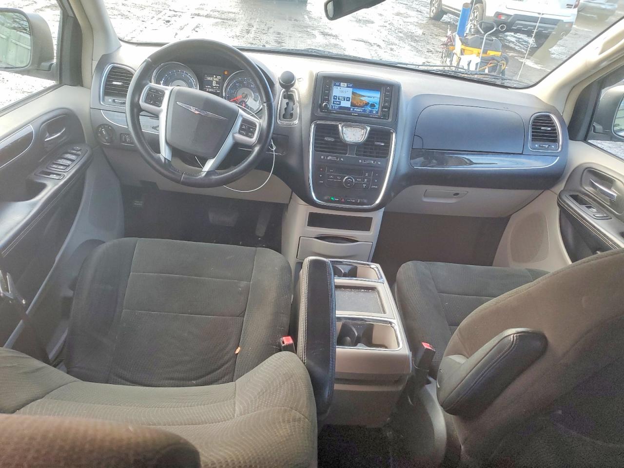2012 CHRYSLER TOWN & COUNTRY TOURING photo 8