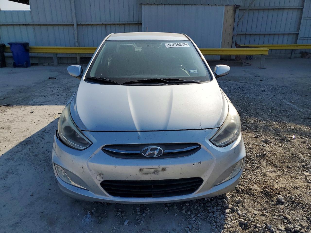 2016 HYUNDAI ACCENT SE photo 5