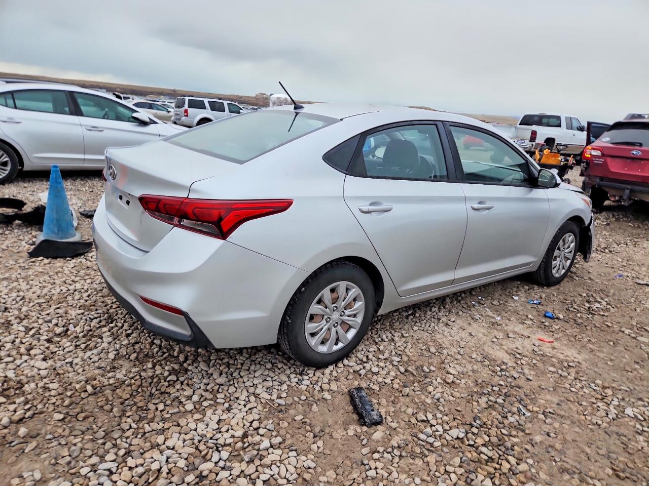 2019 HYUNDAI ACCENT SE photo 5