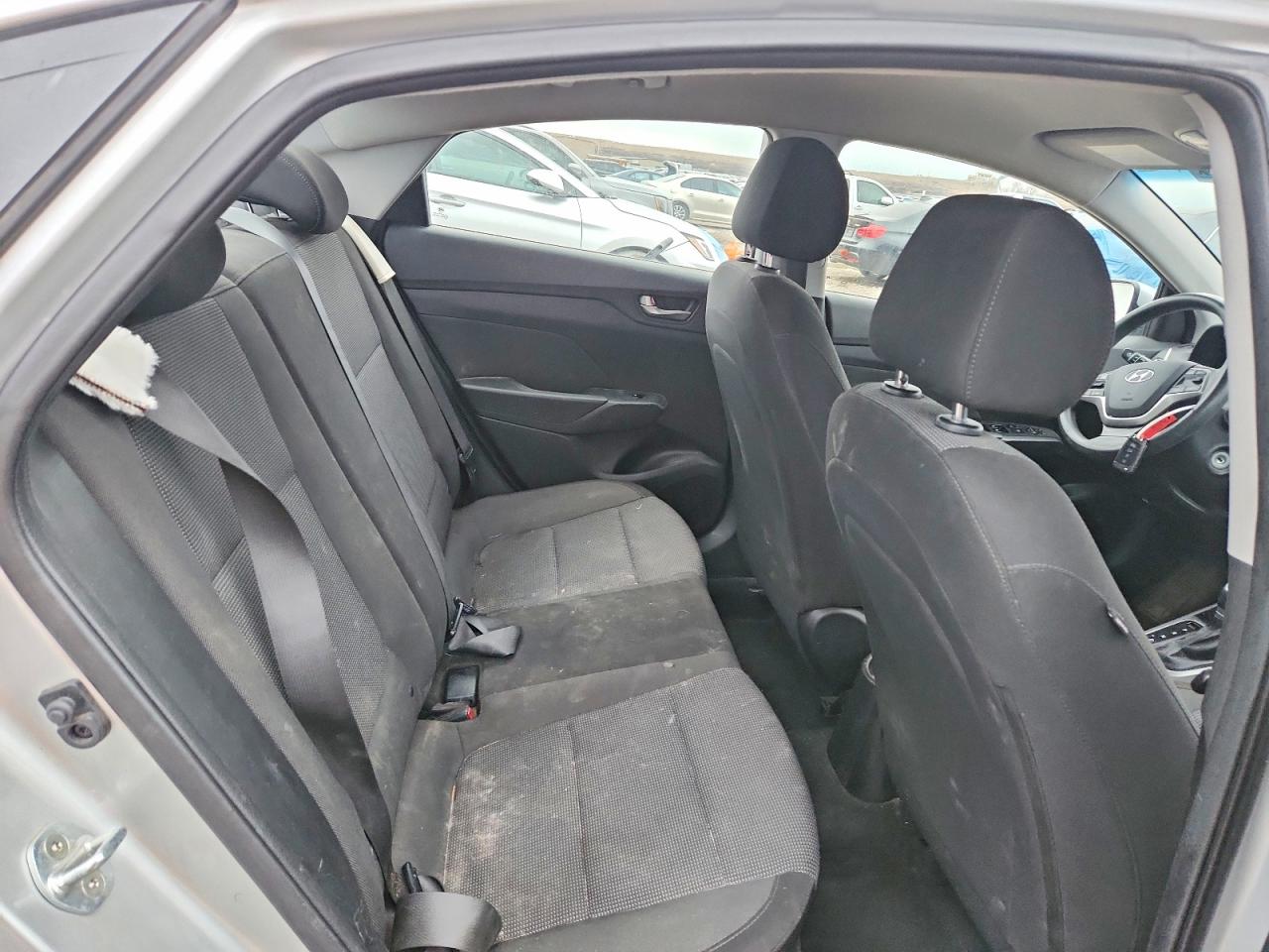 2019 HYUNDAI ACCENT SE photo 19