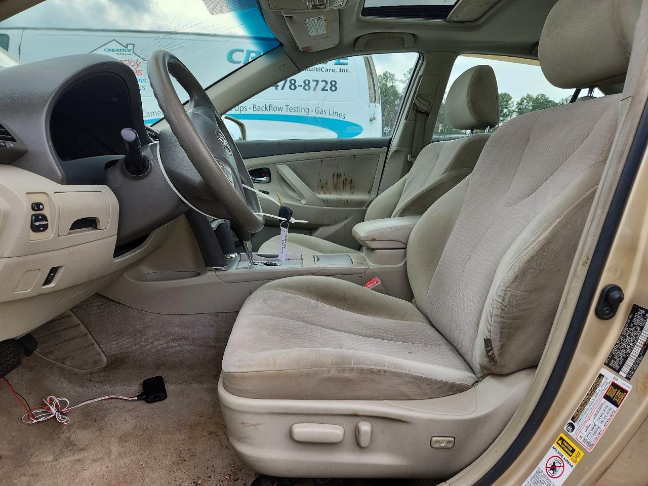 2010 TOYOTA CAMRY BASE photo 7