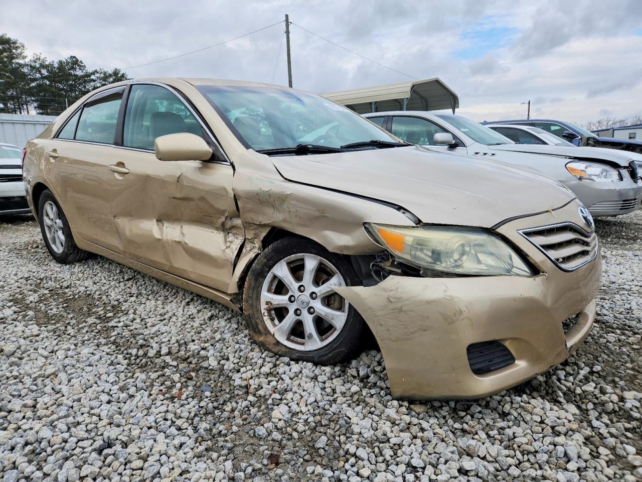 2010 TOYOTA CAMRY BASE photo 4