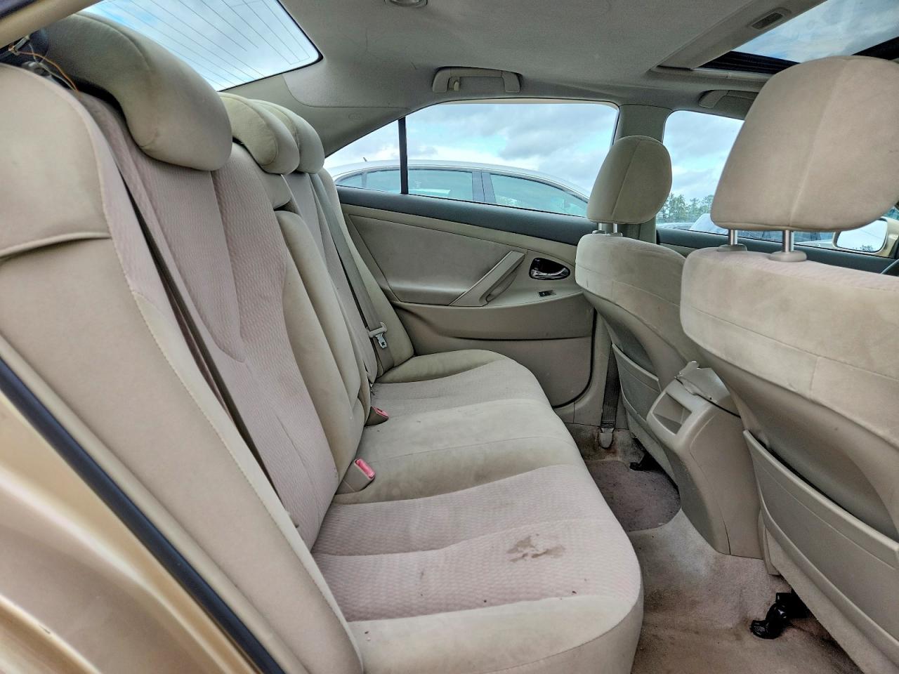 2010 TOYOTA CAMRY BASE photo 10