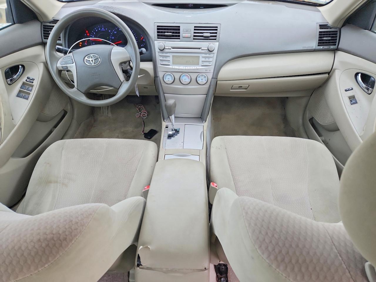2010 TOYOTA CAMRY BASE photo 8