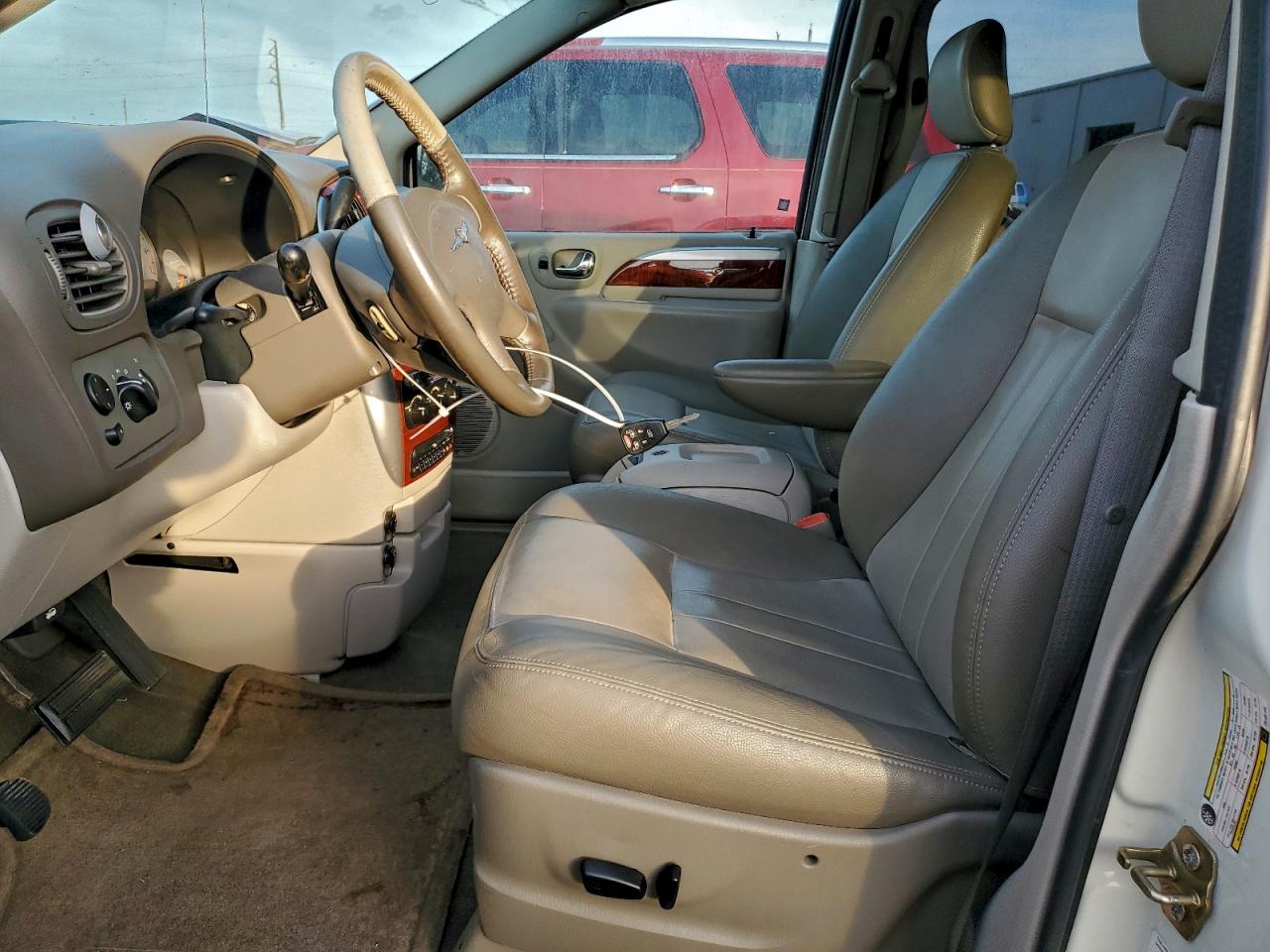 2007 CHRYSLER TOWN & COUNTRY TOURING photo 7