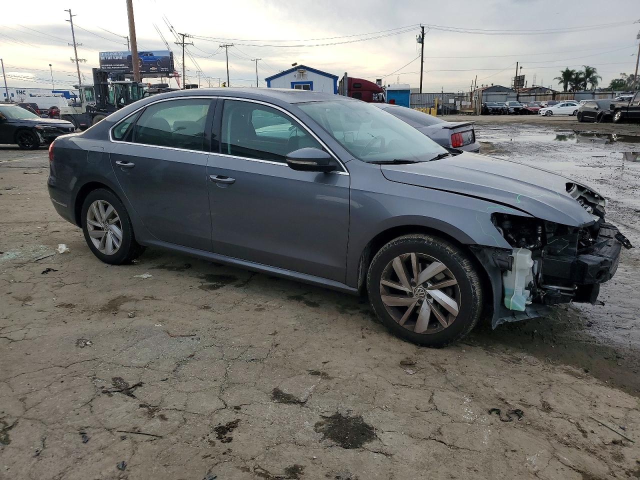 2018 VOLKSWAGEN PASSAT SE photo 4