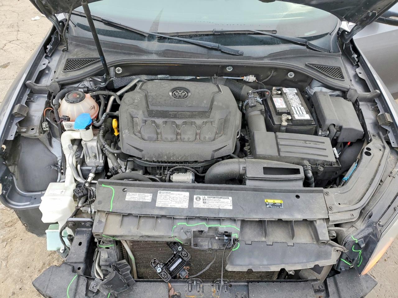 2018 VOLKSWAGEN PASSAT SE photo 11
