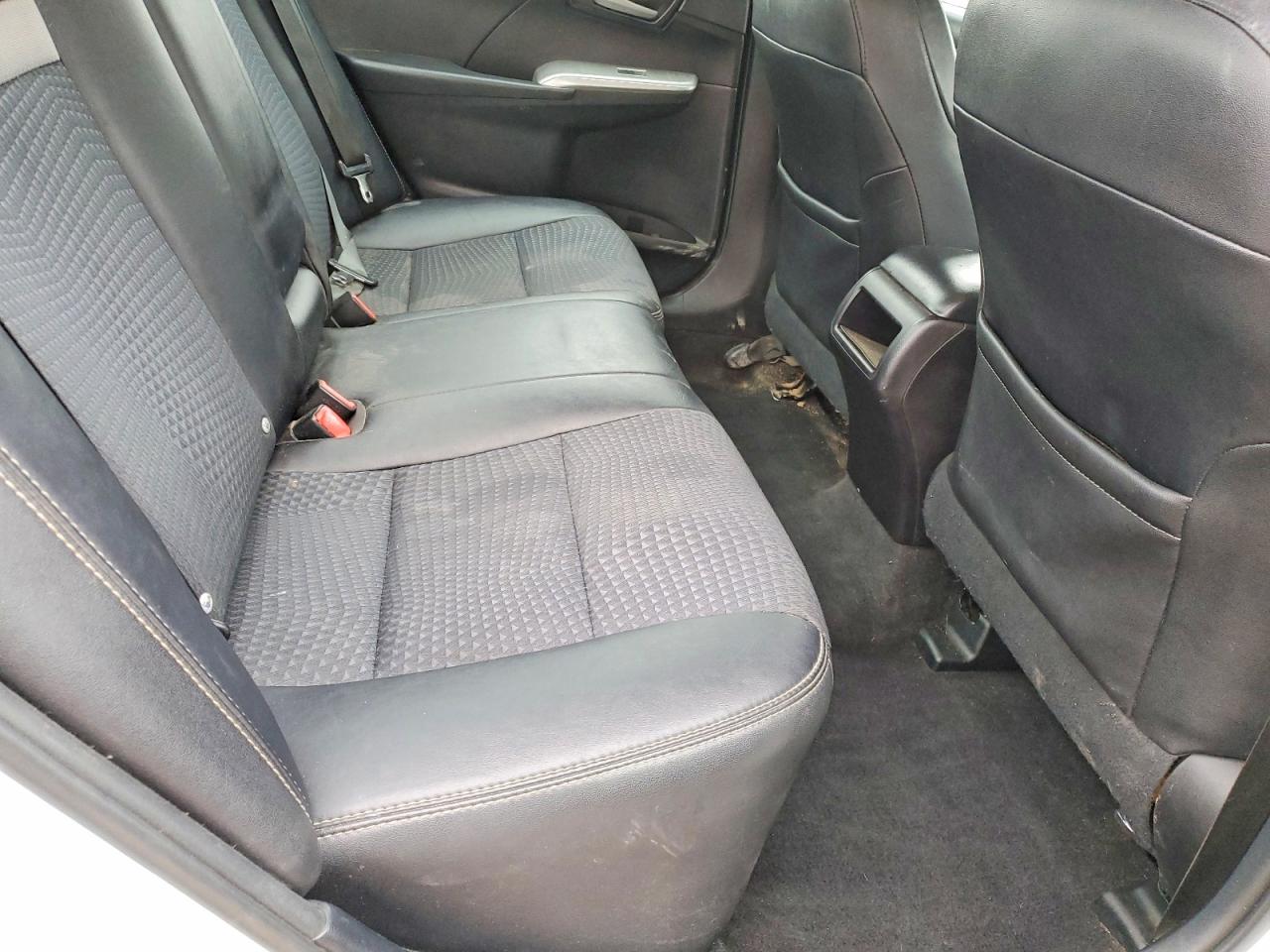 2014 TOYOTA CAMRY L photo 10
