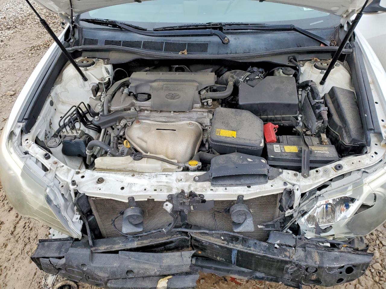 2014 TOYOTA CAMRY L photo 11