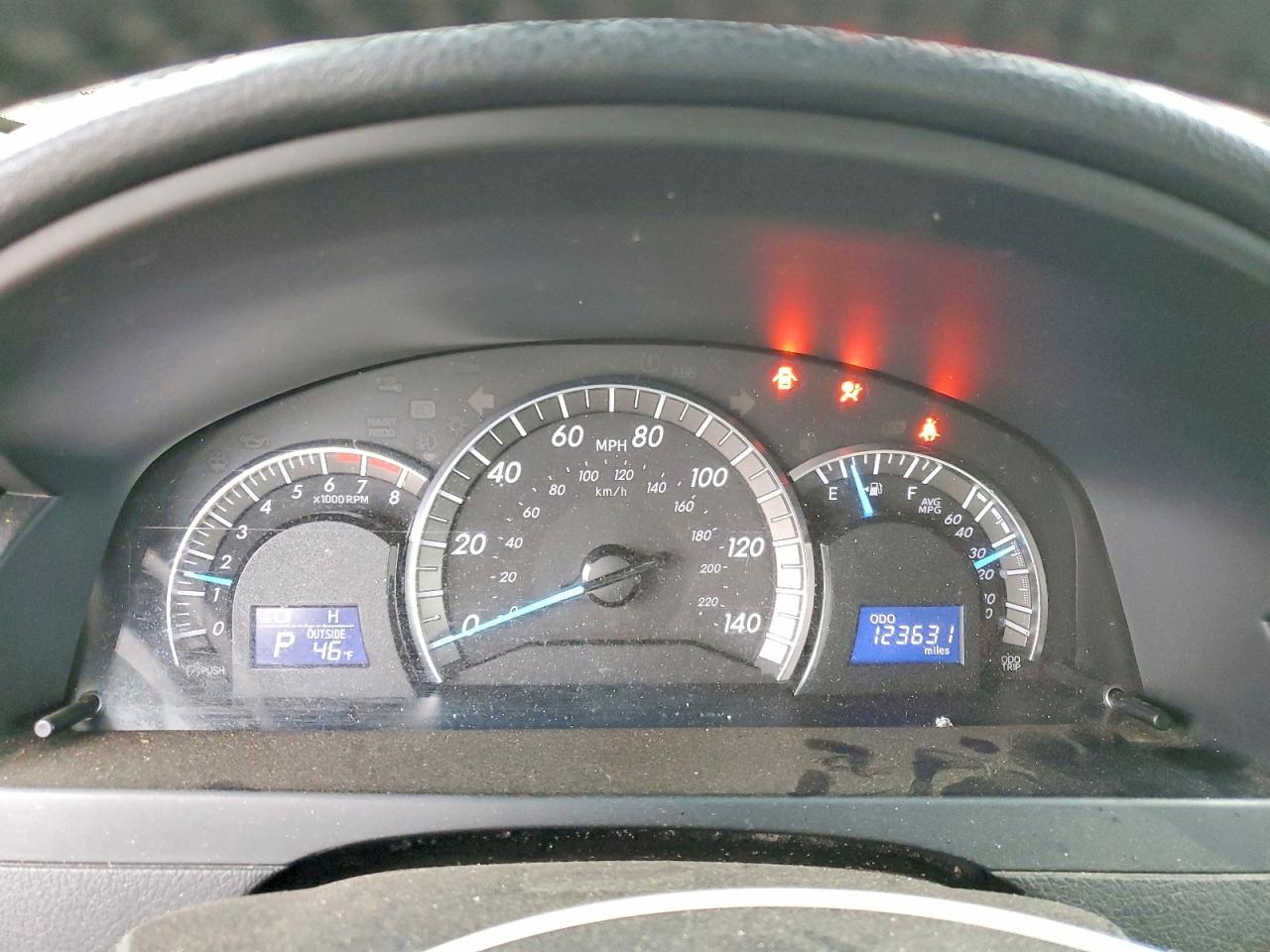 2014 TOYOTA CAMRY L photo 9