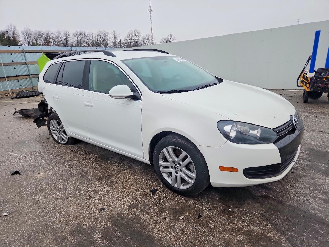 2014 VOLKSWAGEN JETTA TDI photo 4