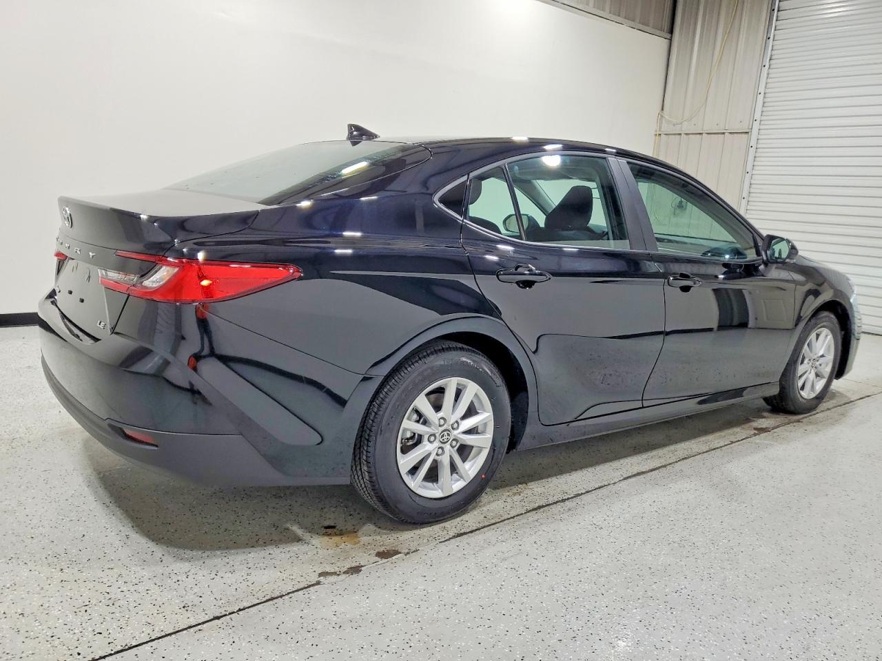 2026 TOYOTA CAMRY LE photo 5