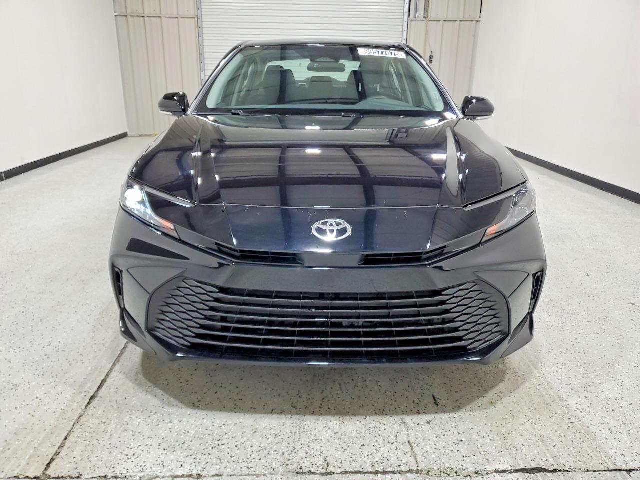 2026 TOYOTA CAMRY LE photo 9