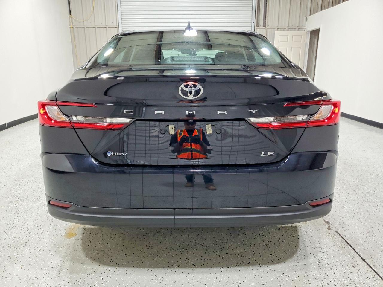 2026 TOYOTA CAMRY LE photo 11