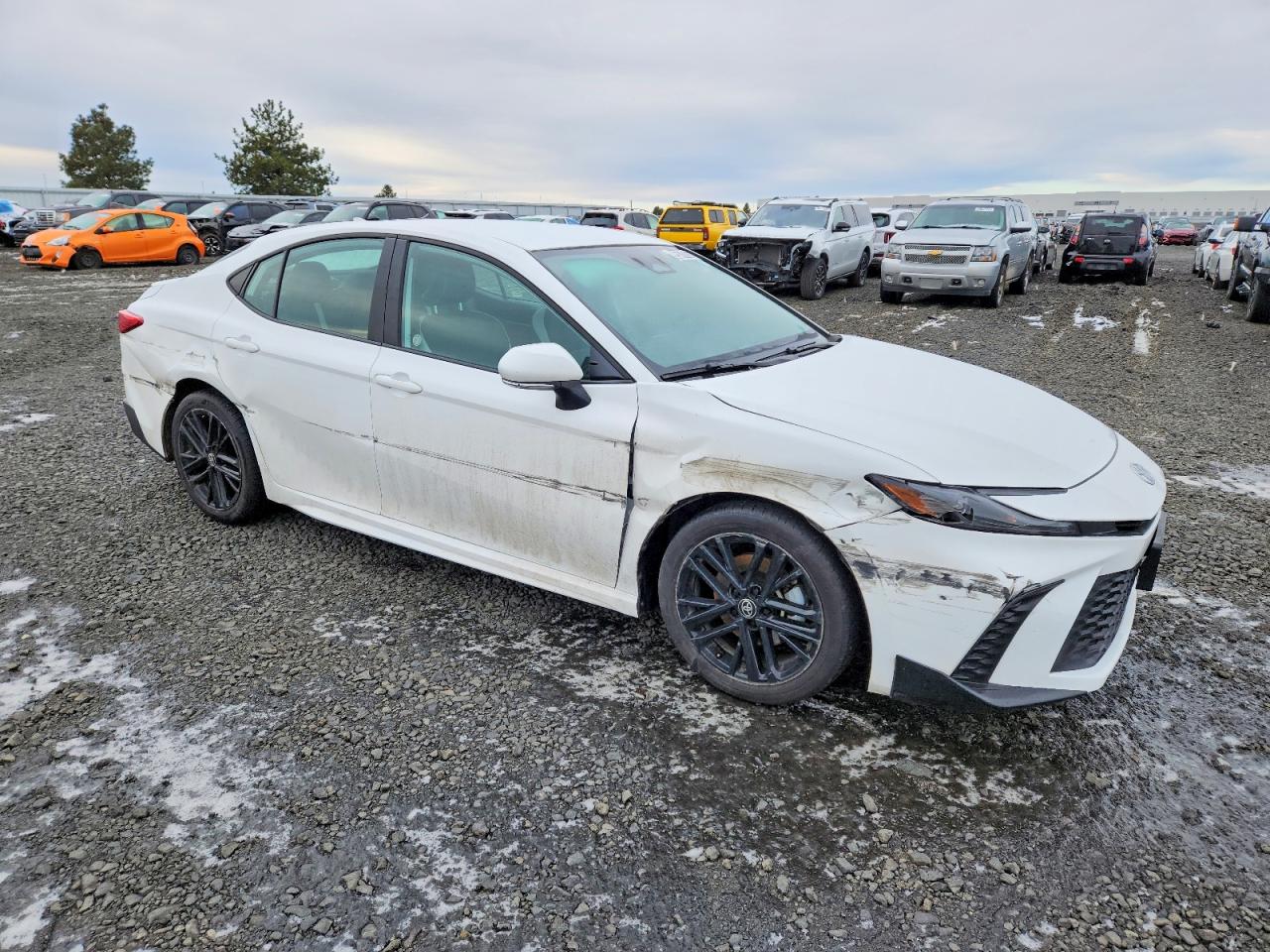 2025 TOYOTA CAMRY SE photo 4