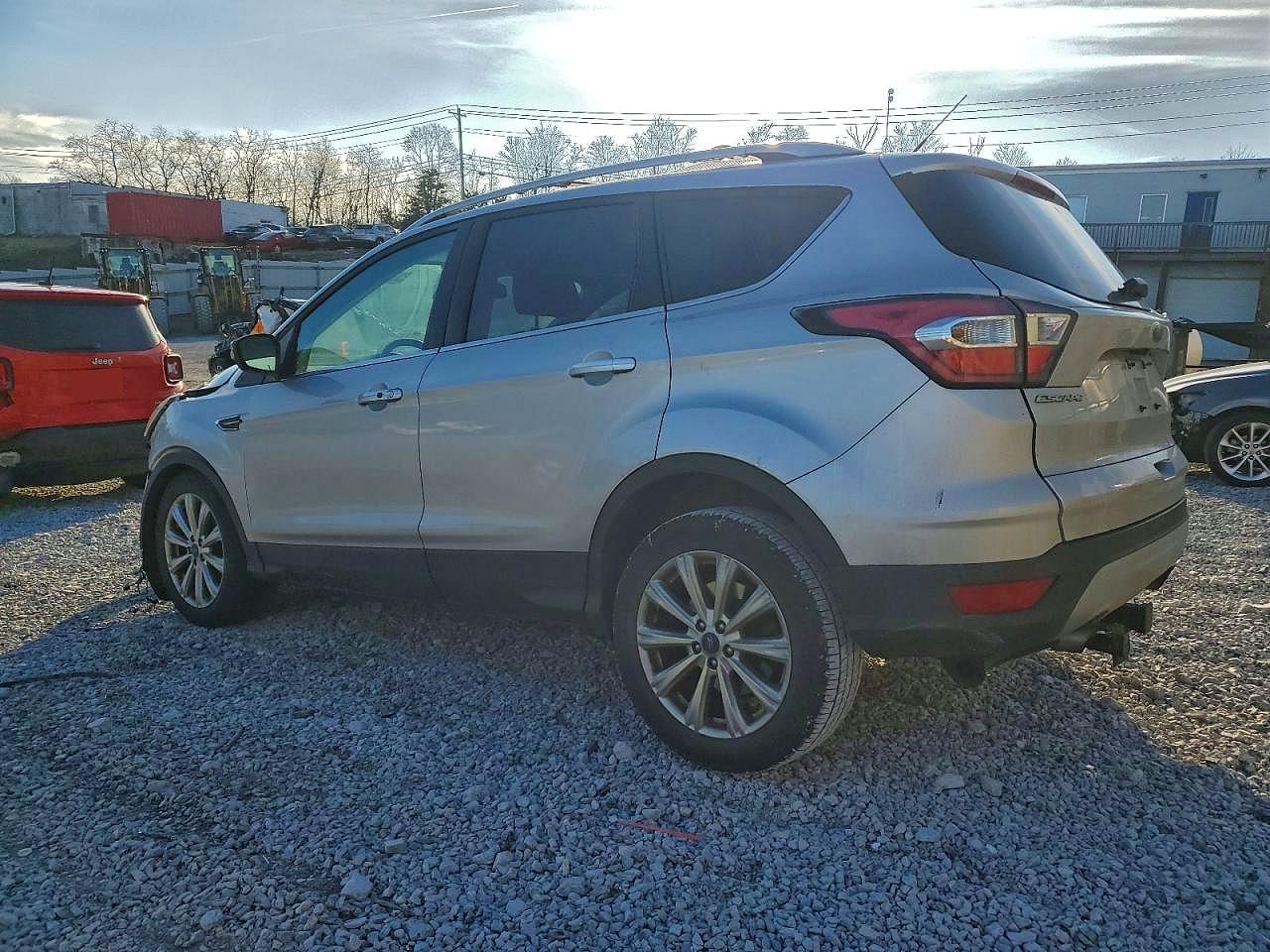 2017 FORD ESCAPE TITANIUM photo 2