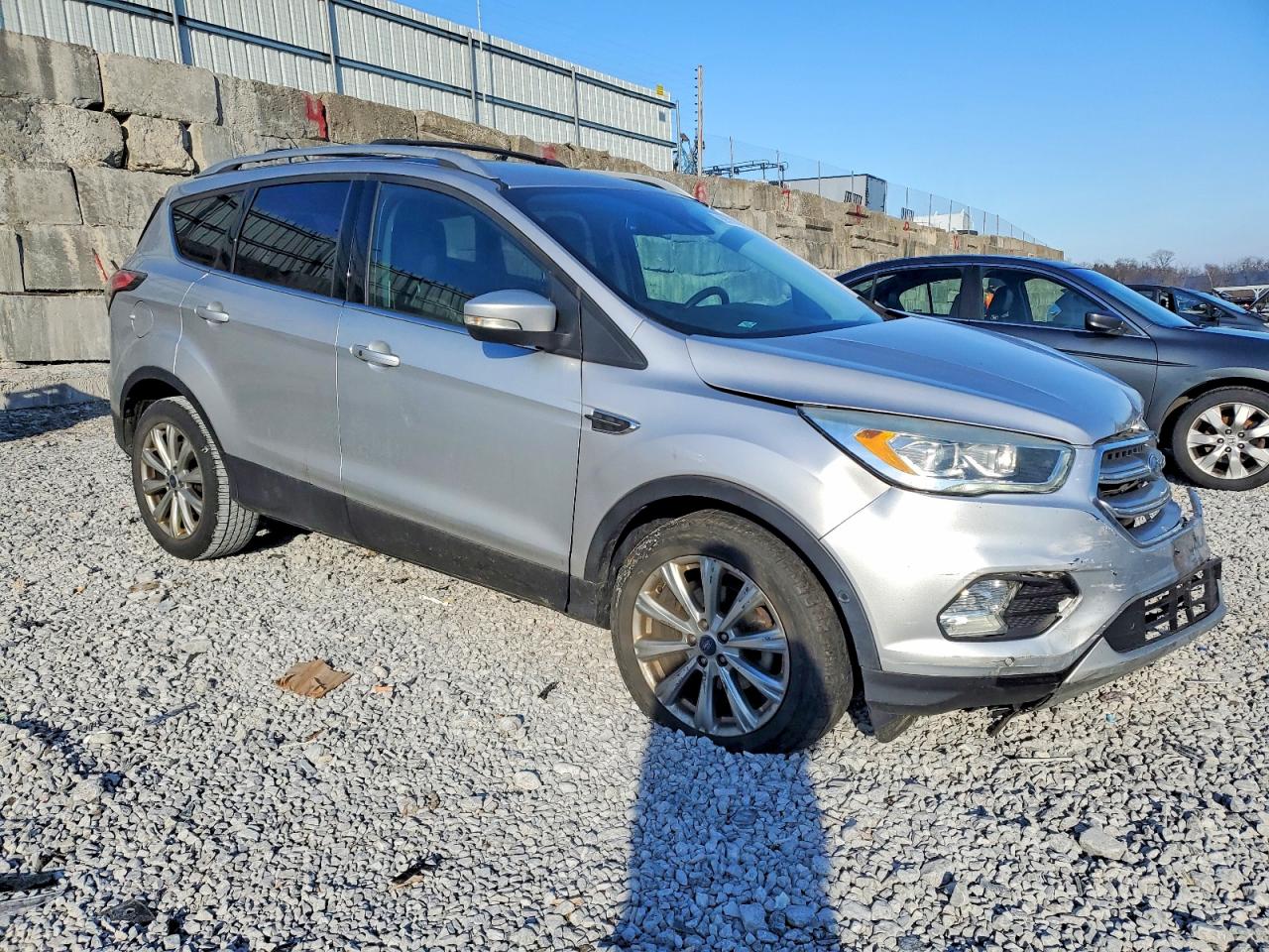 2017 FORD ESCAPE TITANIUM photo 4