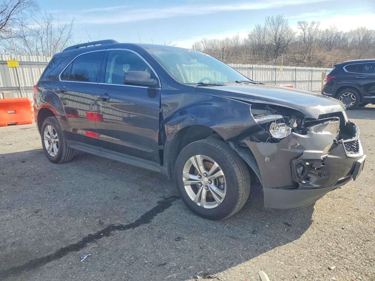2015 CHEVROLET EQUINOX LT photo 4