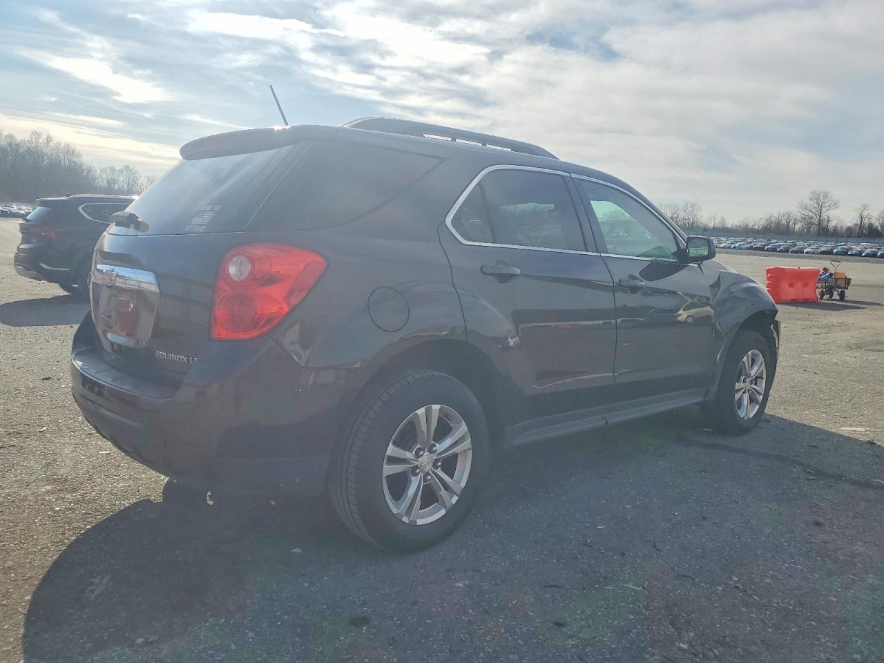 2015 CHEVROLET EQUINOX LT photo 3