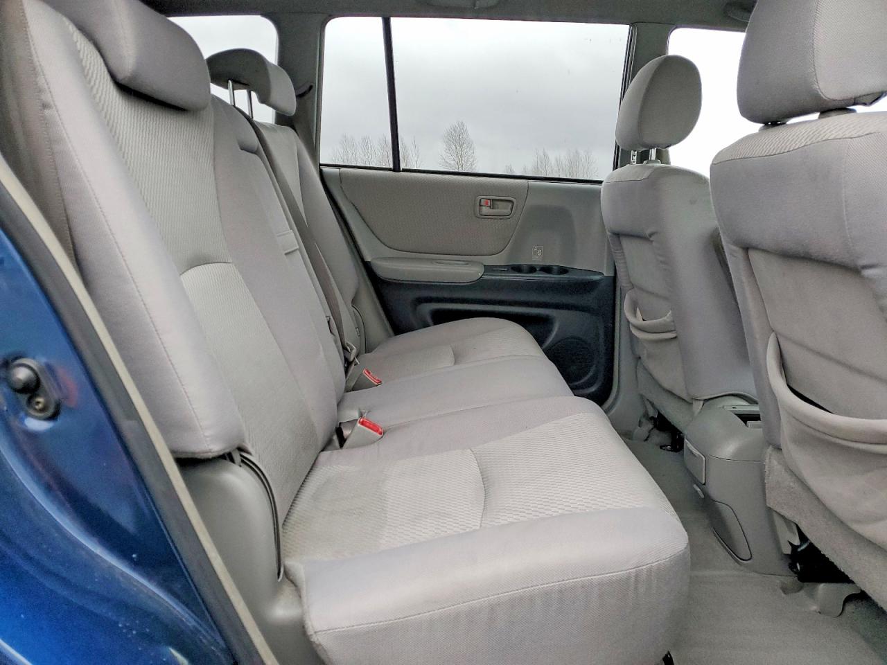 2004 TOYOTA HIGHLANDER photo 11