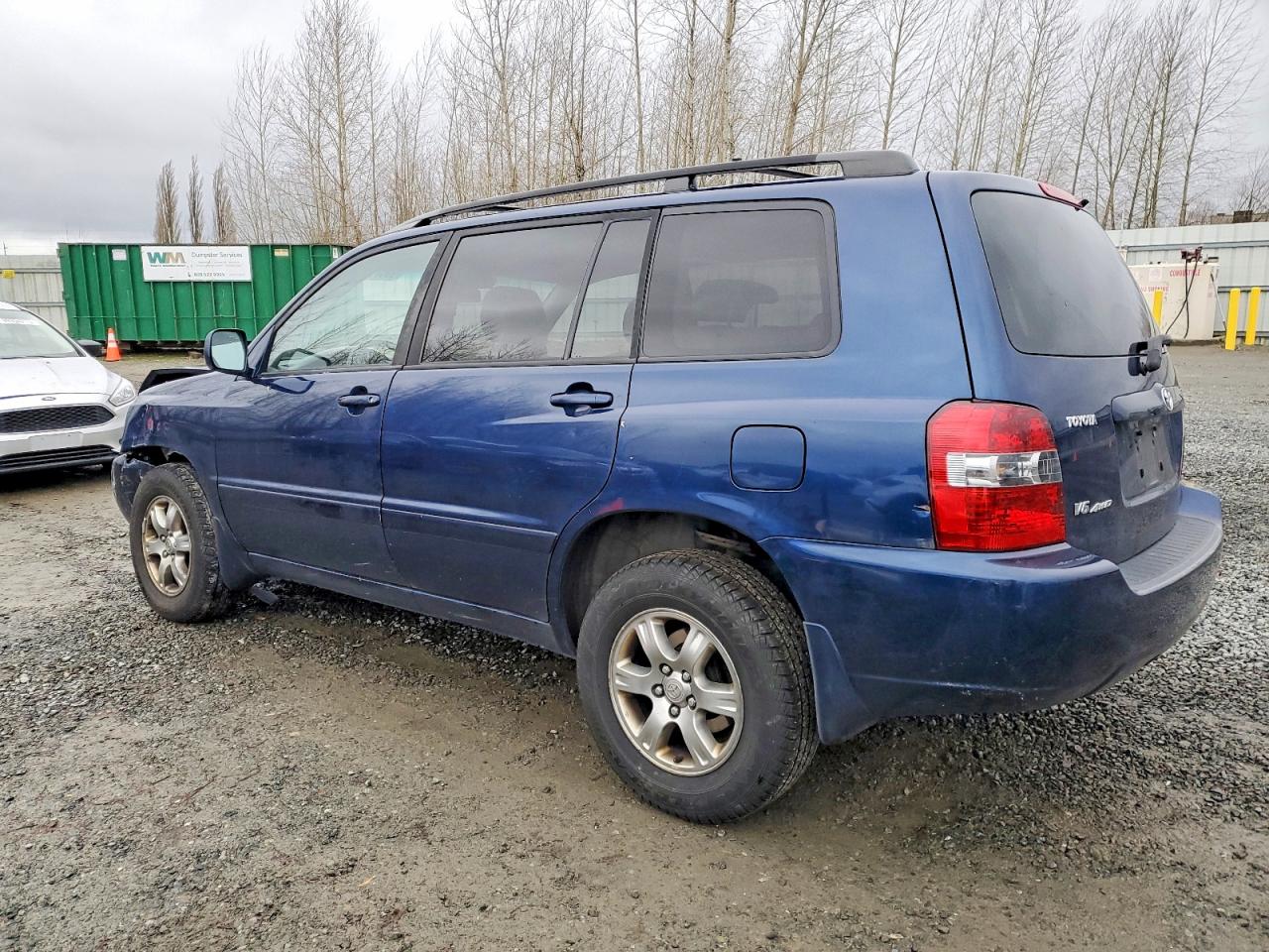 2004 TOYOTA HIGHLANDER photo 2