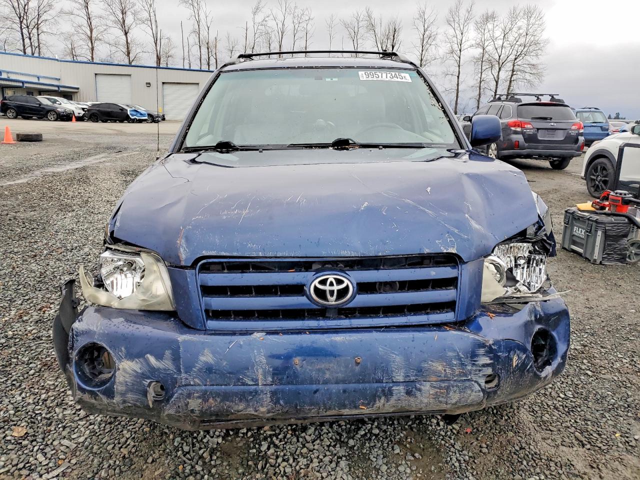 2004 TOYOTA HIGHLANDER photo 5