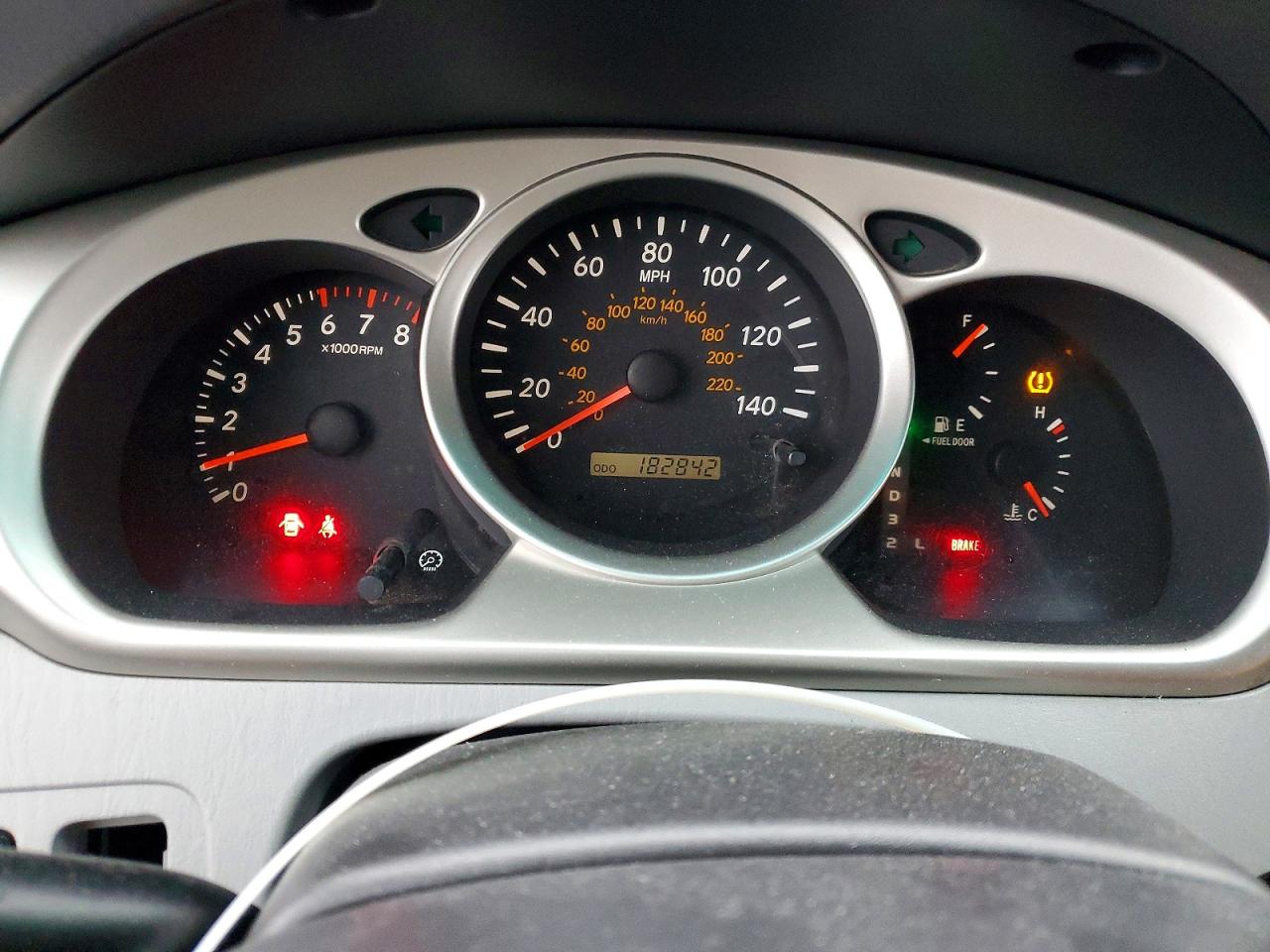 2004 TOYOTA HIGHLANDER photo 9