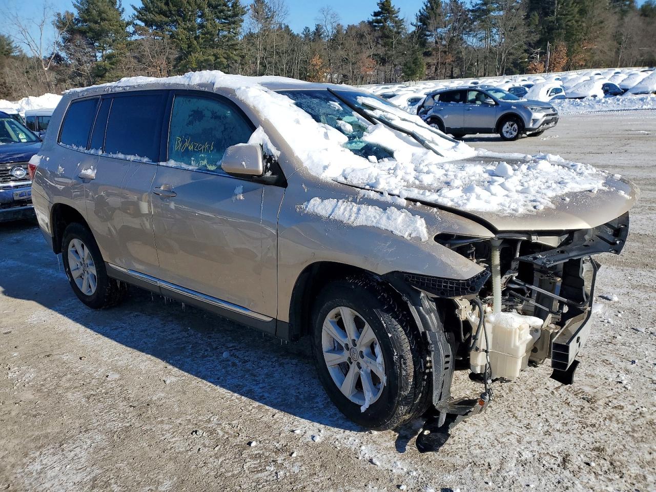2013 TOYOTA HIGHLANDER BASE photo 4