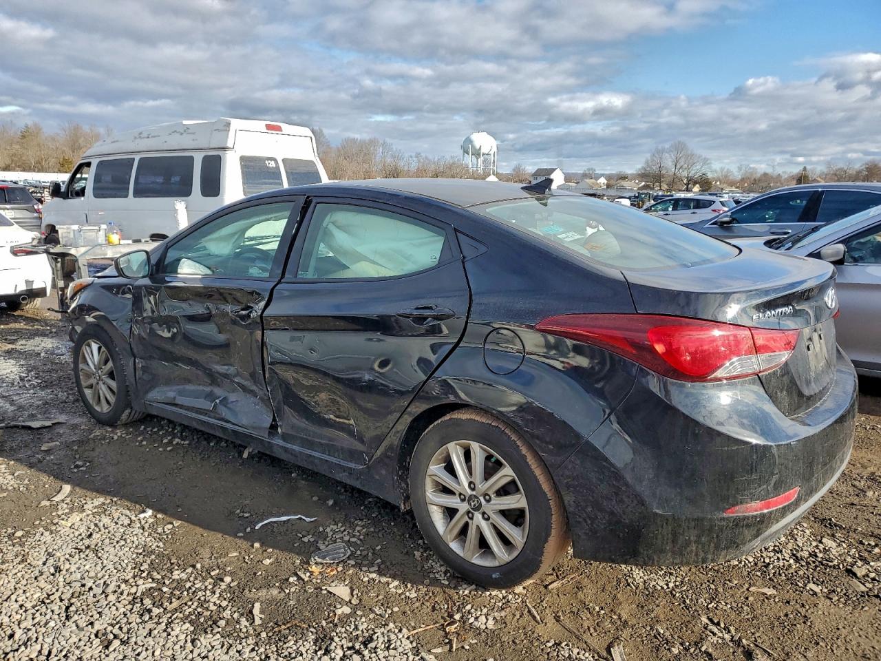 2015 HYUNDAI ELANTRA SE photo 2