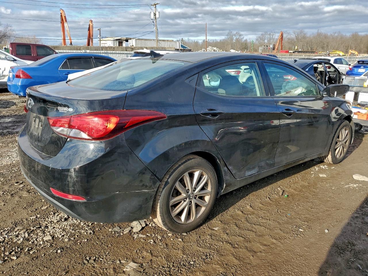 2015 HYUNDAI ELANTRA SE photo 3