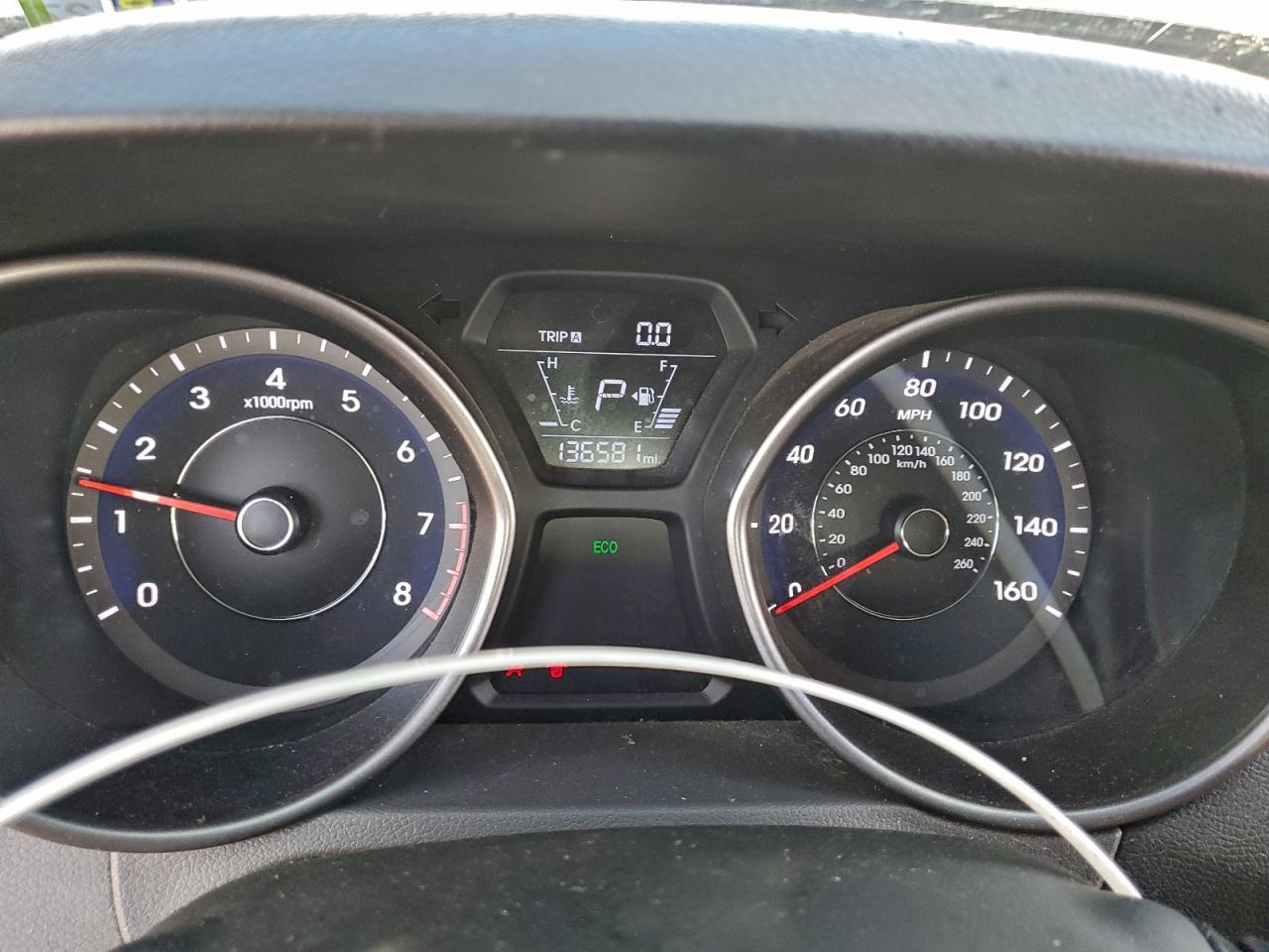 2015 HYUNDAI ELANTRA SE photo 9