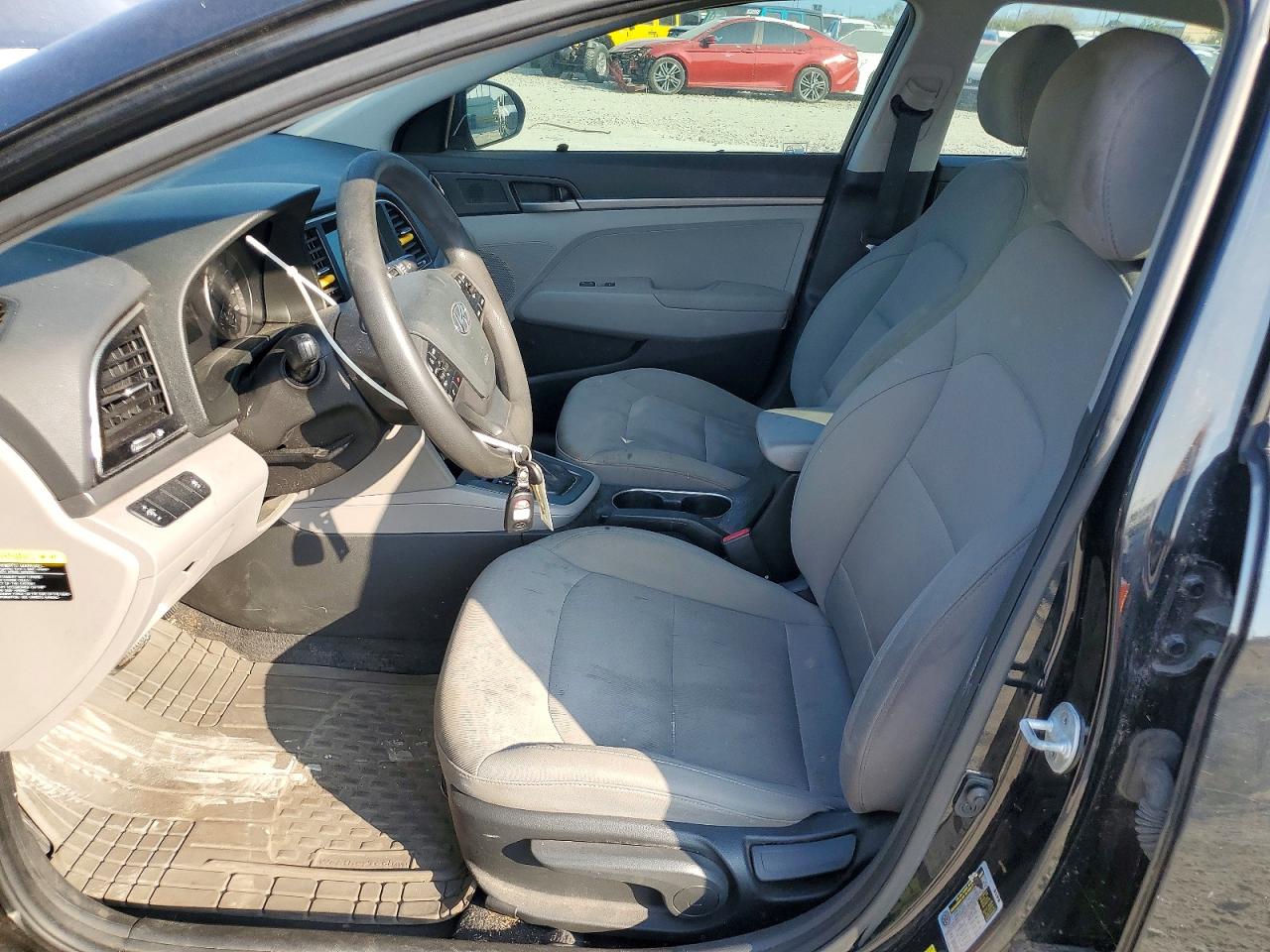2018 HYUNDAI ELANTRA SE photo 7