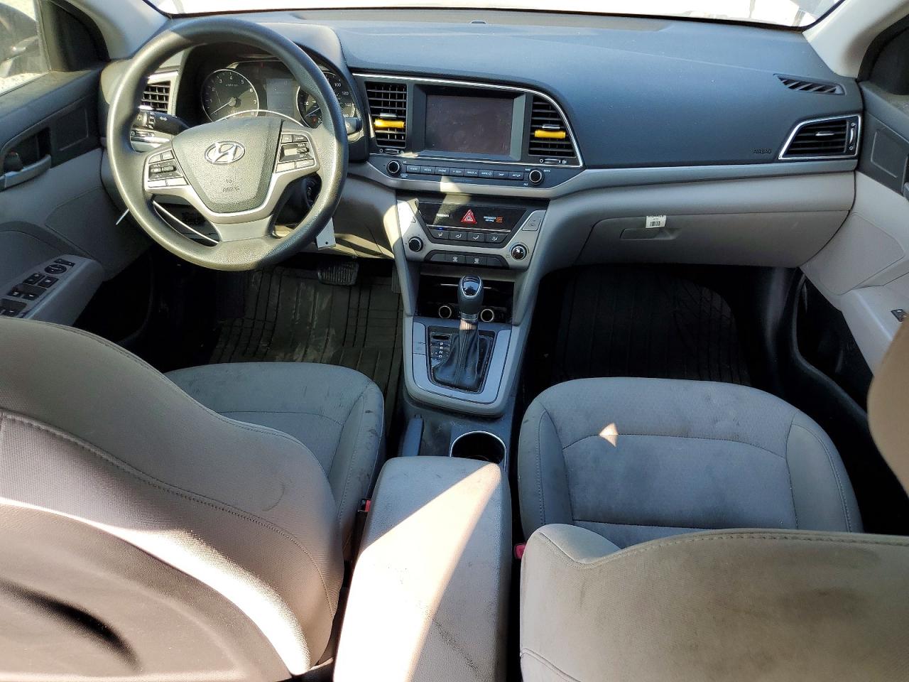 2018 HYUNDAI ELANTRA SE photo 8