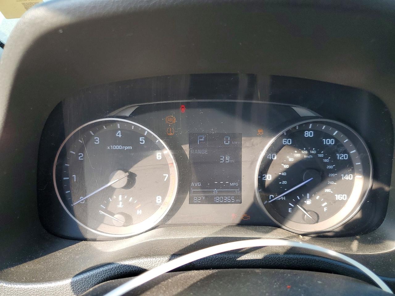 2018 HYUNDAI ELANTRA SE photo 9