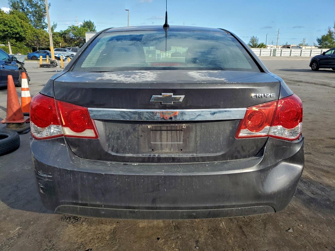 2014 CHEVROLET CRUZE LS photo 6
