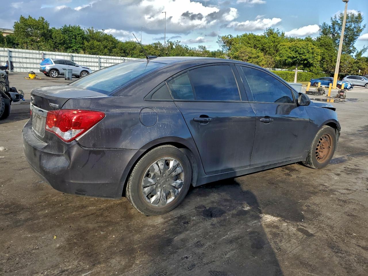 2014 CHEVROLET CRUZE LS photo 3