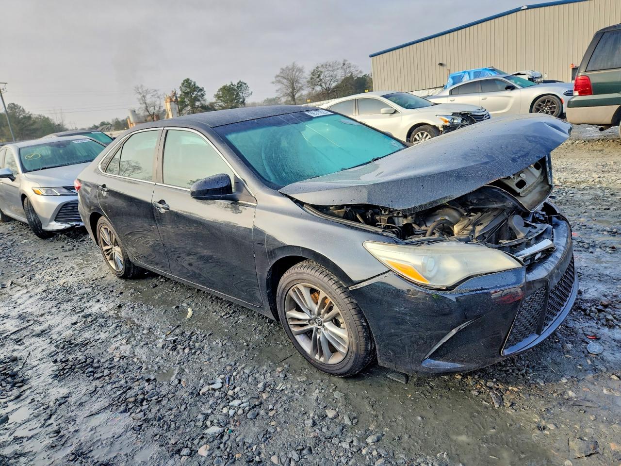 2015 TOYOTA CAMRY LE photo 4