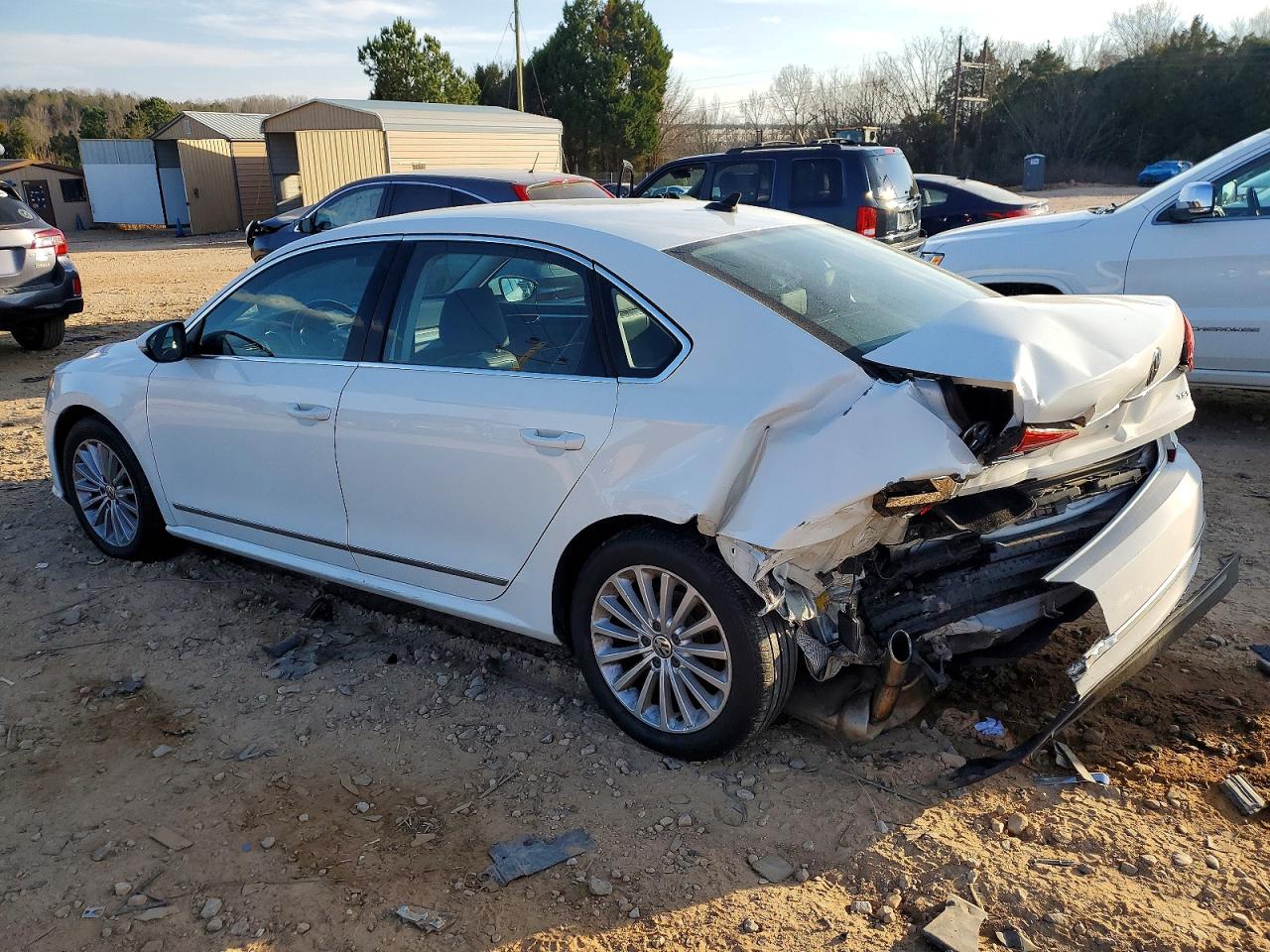2017 VOLKSWAGEN PASSAT SE photo 2