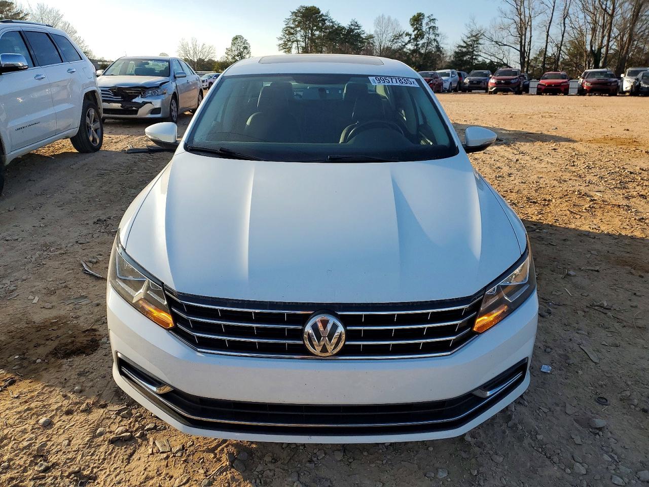 2017 VOLKSWAGEN PASSAT SE photo 5