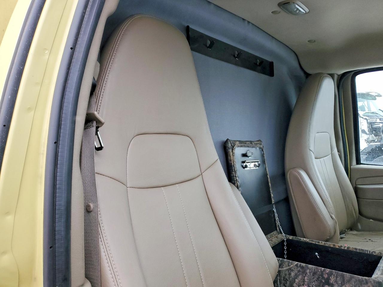 2014 GMC SAVANA CUTAWAY G4500 photo 11