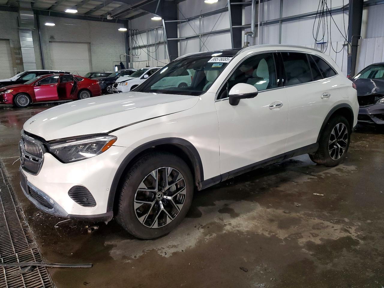 2025 MERCEDES-BENZ GLC