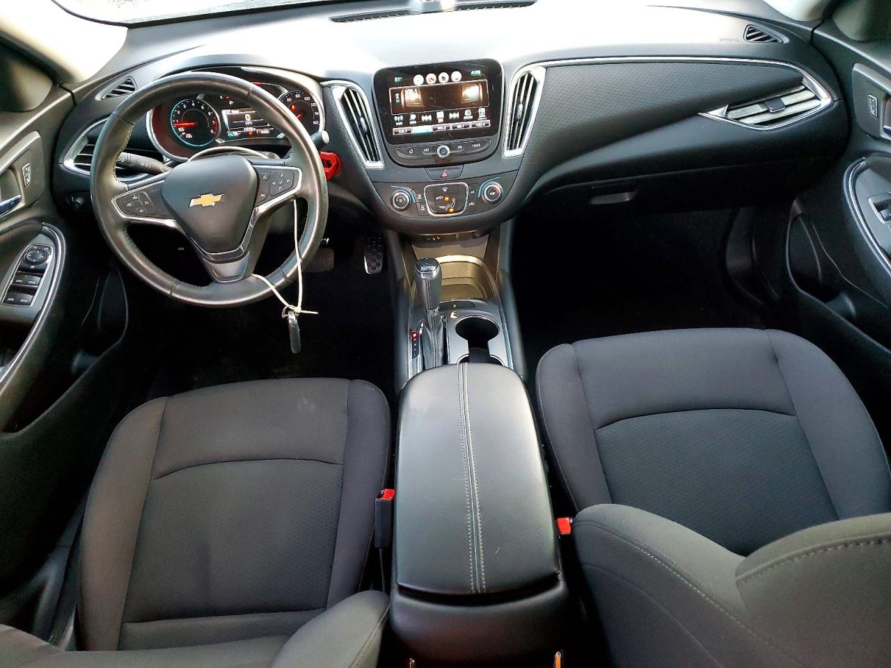 2017 CHEVROLET MALIBU LT photo 8