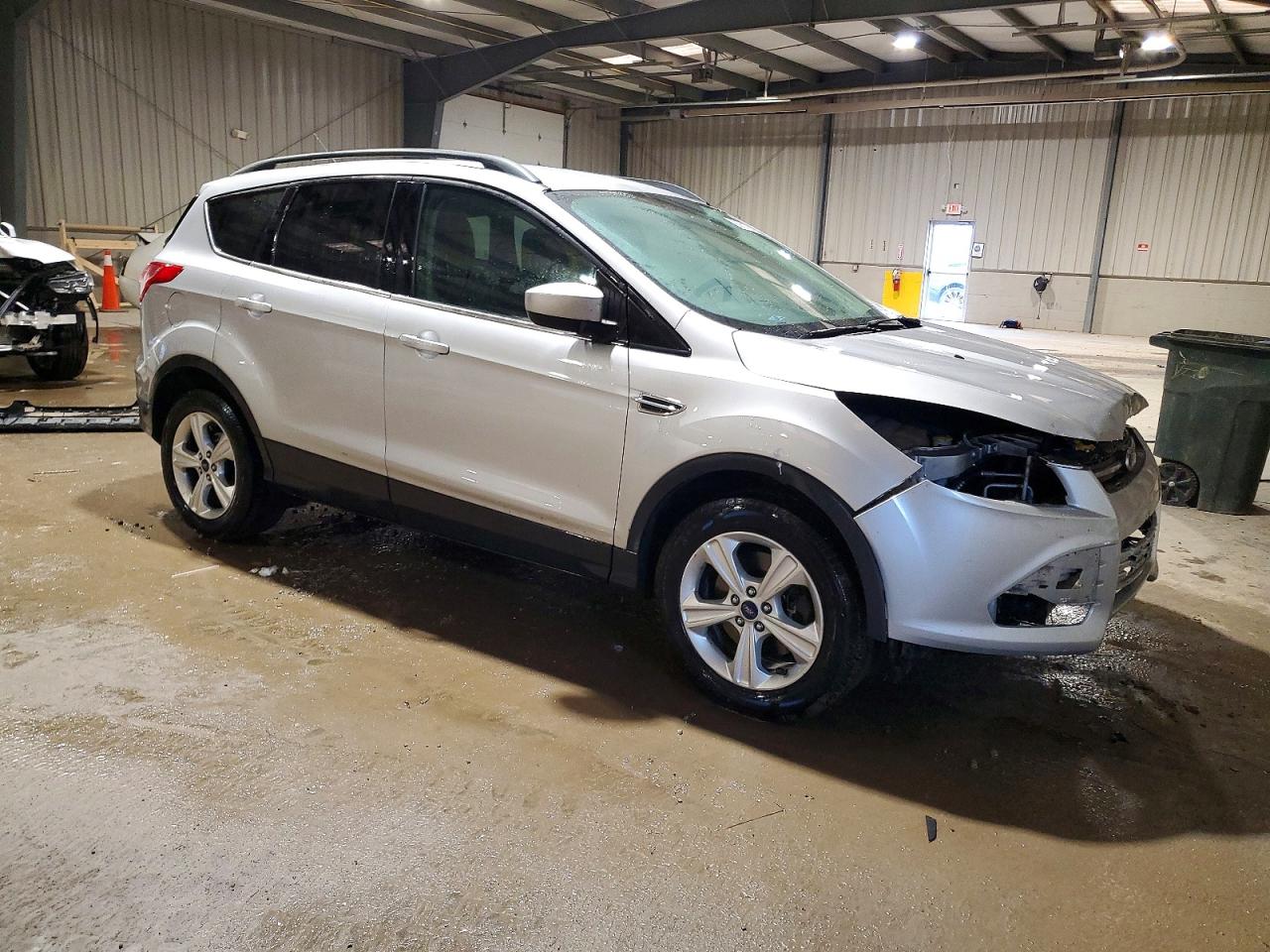 2015 FORD ESCAPE SE photo 4