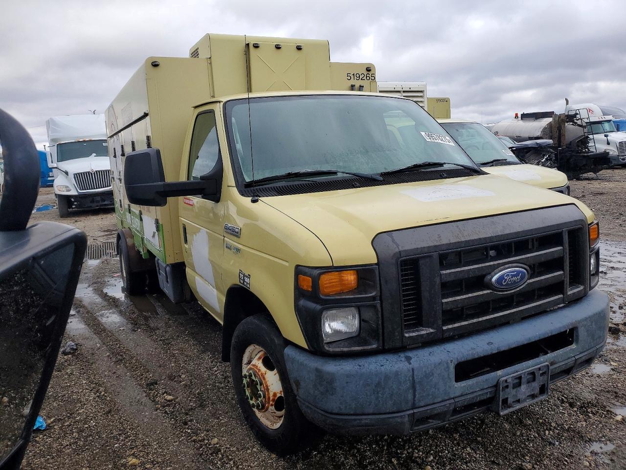 2011 FORD ECONOLINE E450 SUPER DUTY CUTAWAY VAN photo 4