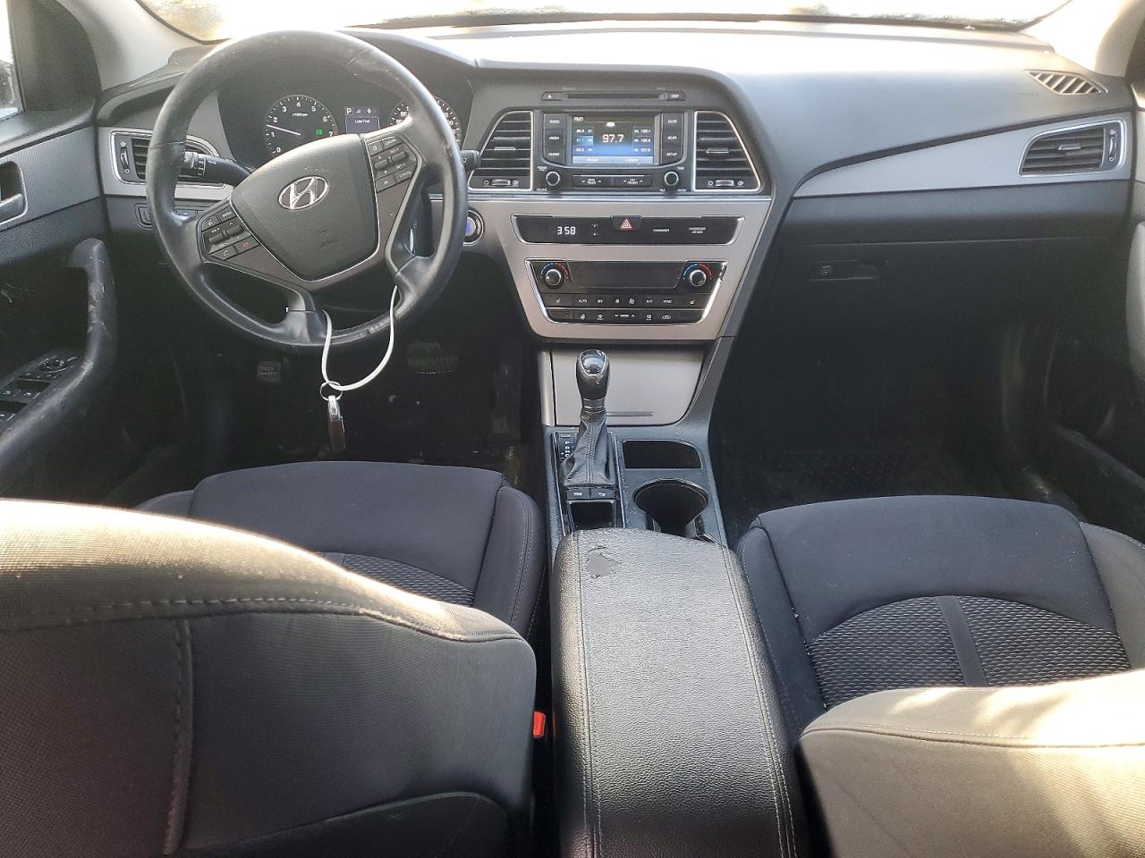 2016 HYUNDAI SONATA SE photo 8