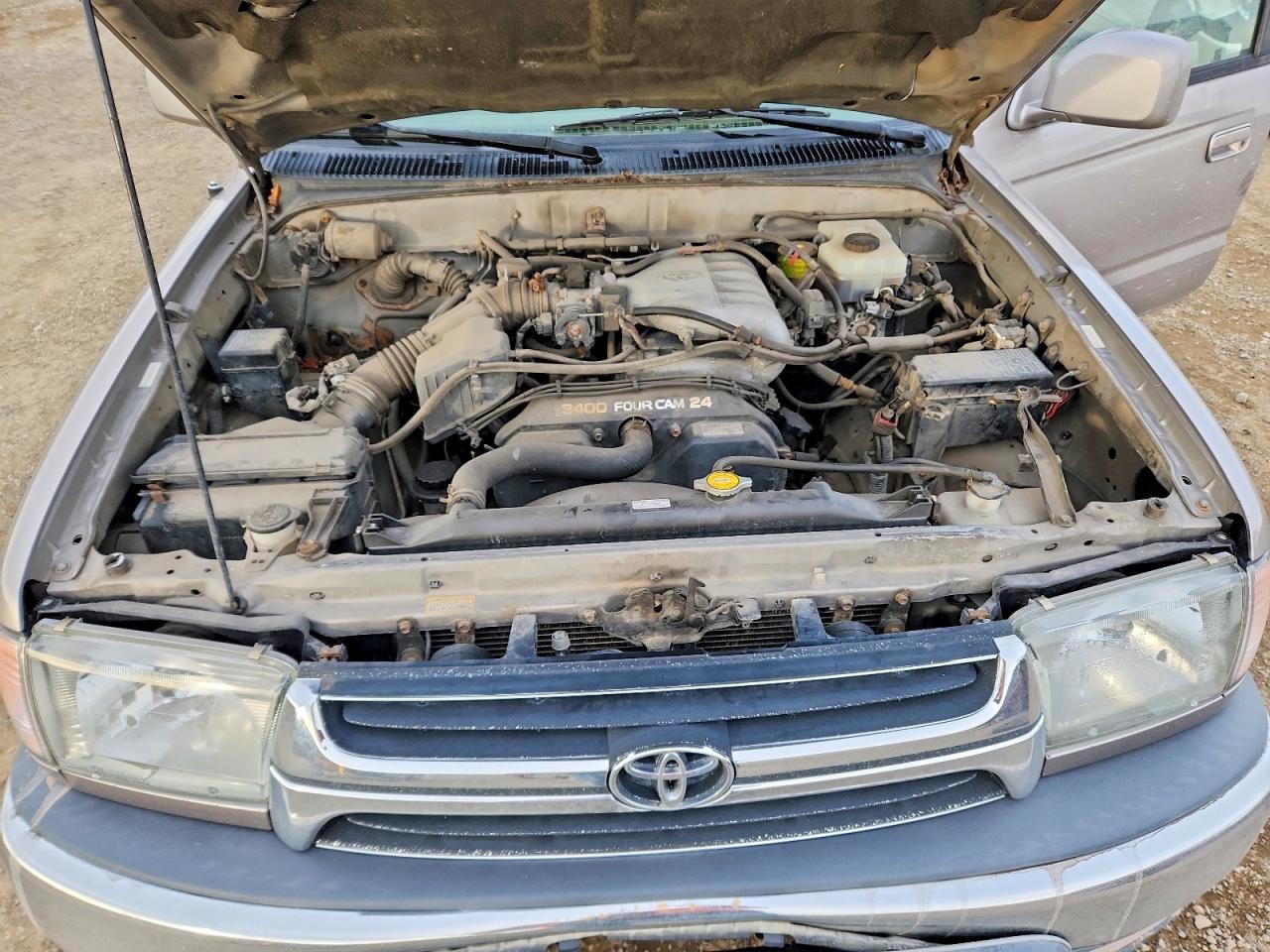 2001 TOYOTA 4RUNNER SR5 photo 12