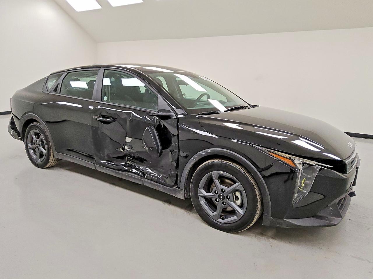 2025 KIA K4 LX photo 4