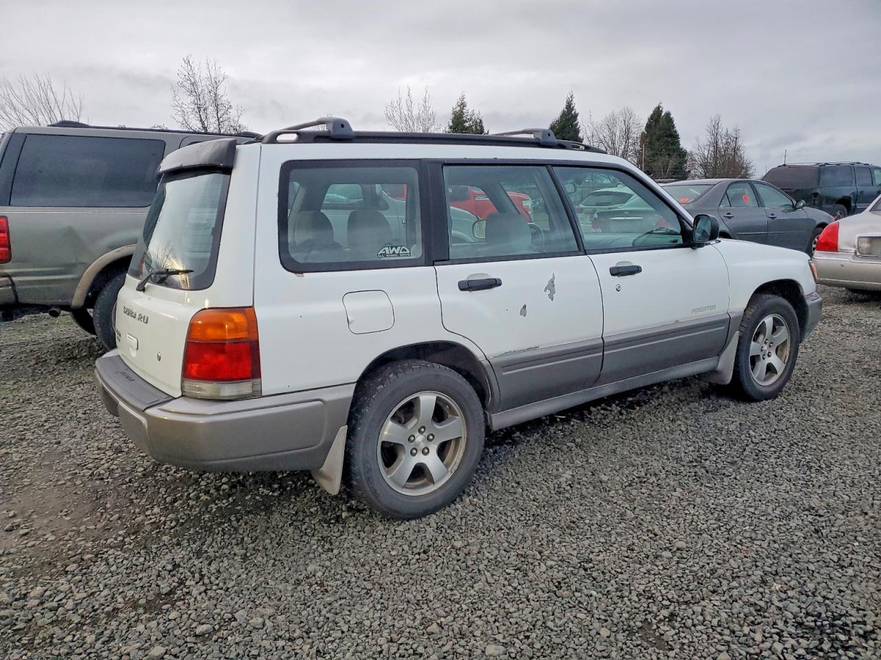 2000 SUBARU FORESTER S photo 3