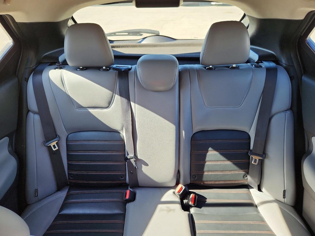 2023 NISSAN KICKS SR photo 10